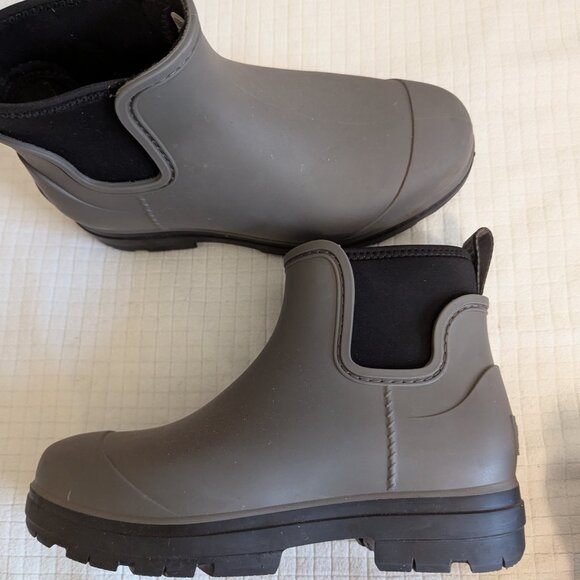 UGG Women's Droplet Rain Boot size 6 - Picture 1 of 3